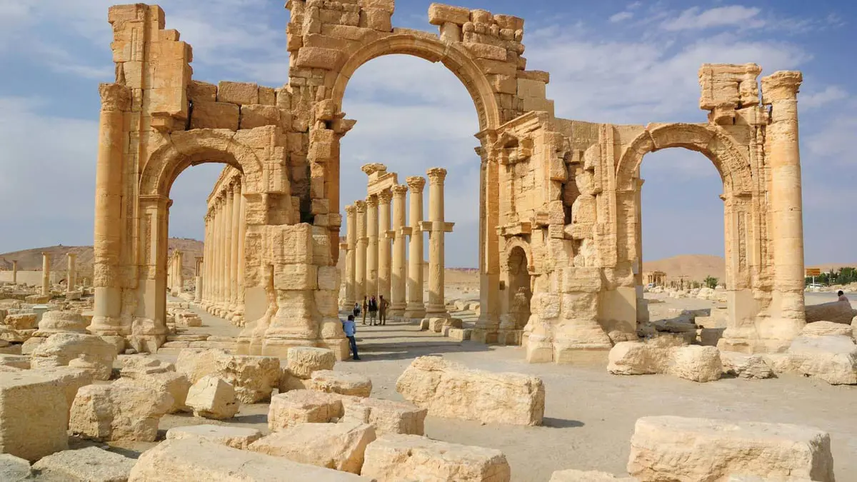 متحف لبناني يعيد قطعا أثرية إلى سوريا