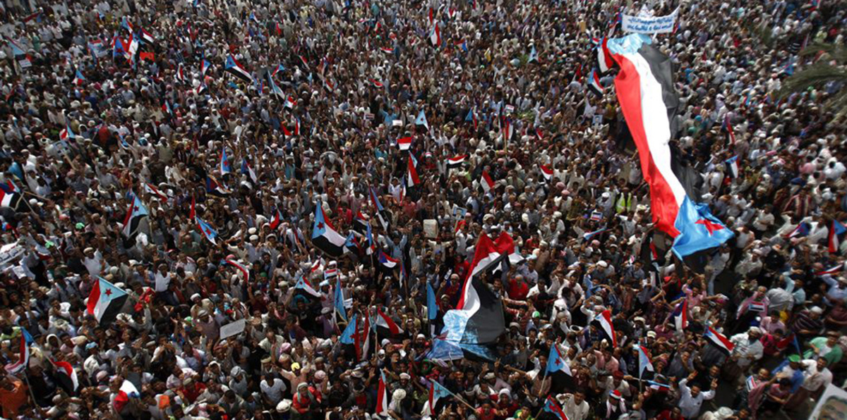 في مليونية الحراك الجنوبي بعدن.. المجلس الانتقالي يحظر نشاط الإخوان ويتوعد حكومة هادي