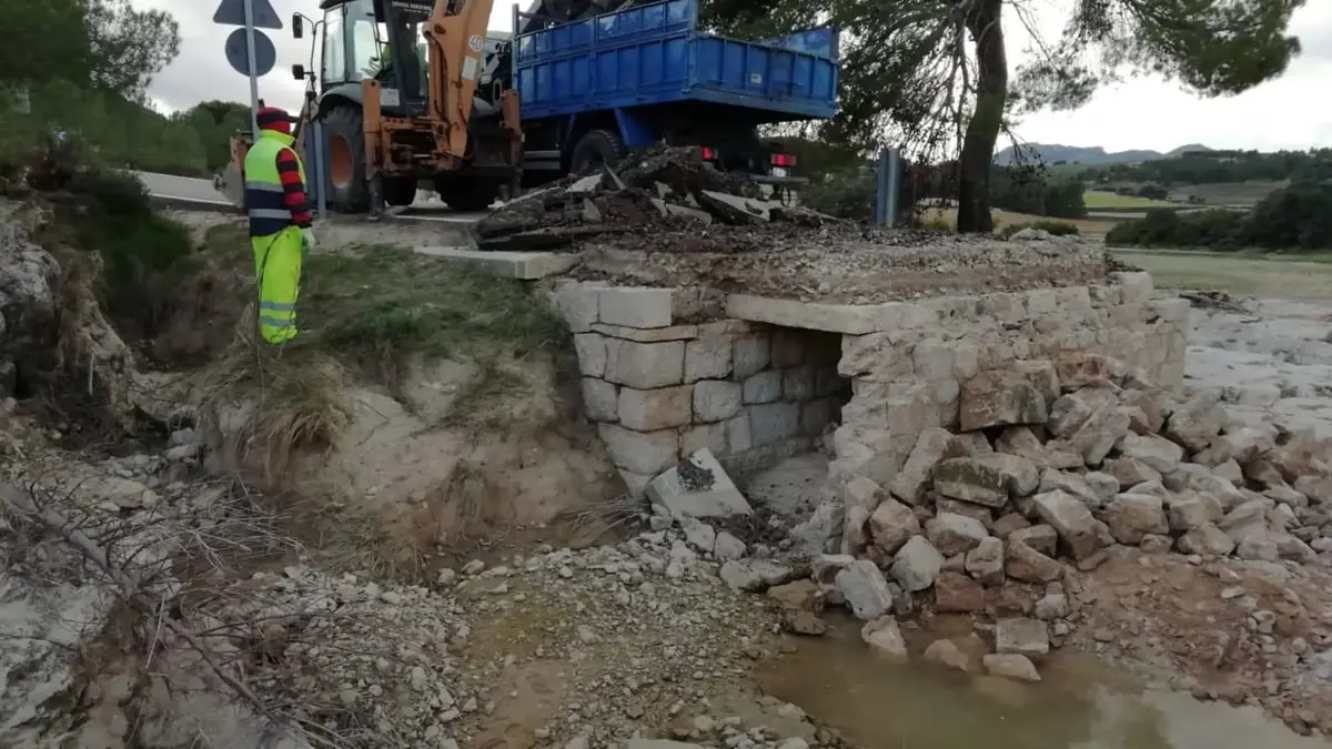 الظواهر الجوية القاسية تهدد بمحو مئات الطرق عن خريطة إسبانيا