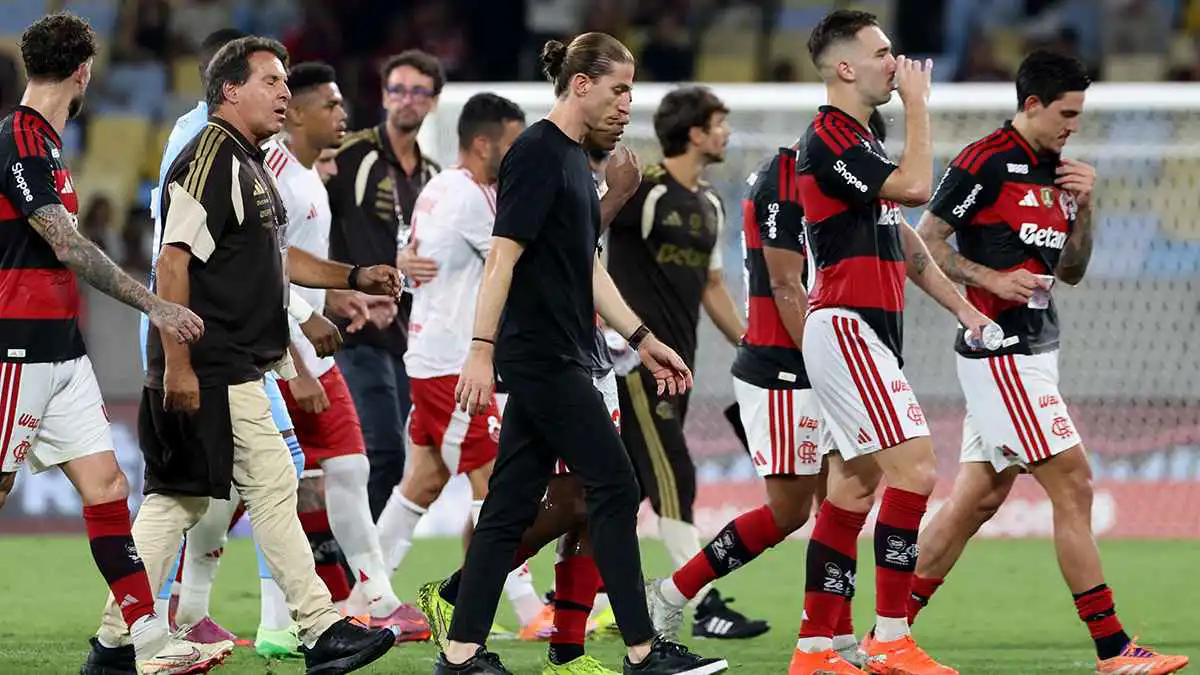 أغرب إقالة في تاريخ كرة القدم.. فلامنغو يقيل مدربه بعد الفوز 0/8