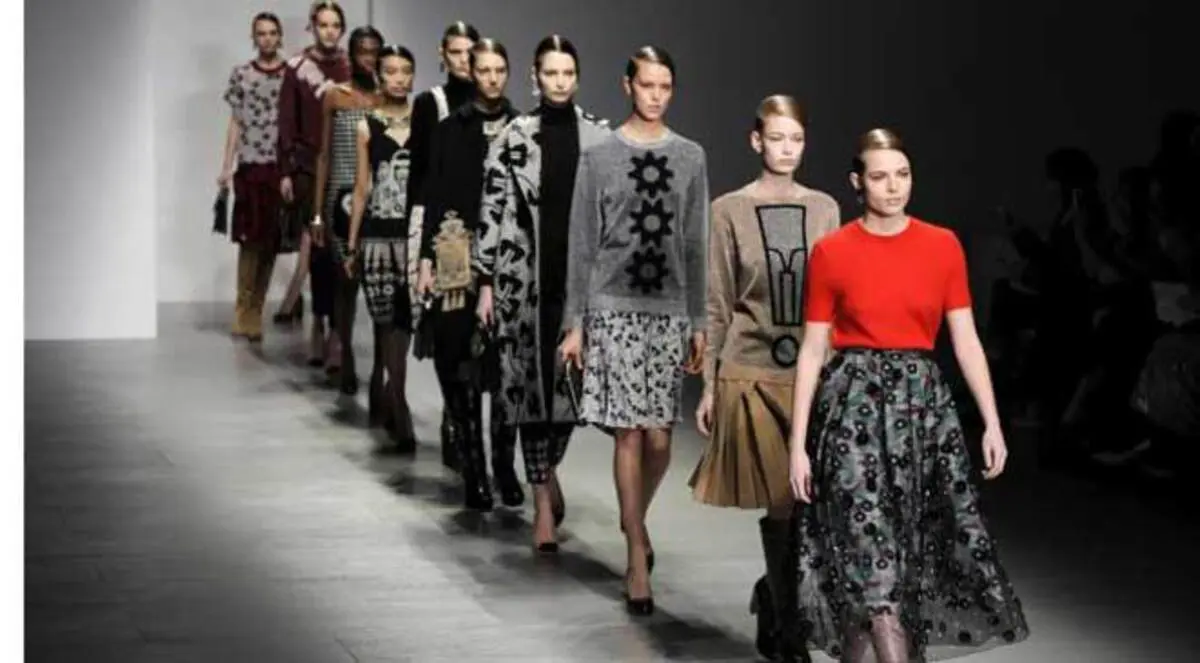 أجمل عروض أزياء "أسبوع الموضة" في لندن لخريف 2015 (صور)
