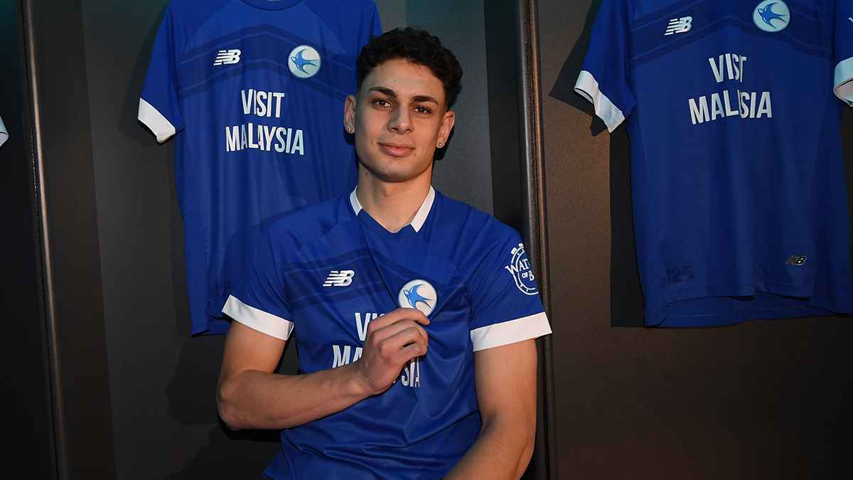 قد يمثّل منتخب الأردن.. يوسف صالح ينتقل إلى كارديف الإنجليزي (فيديو)