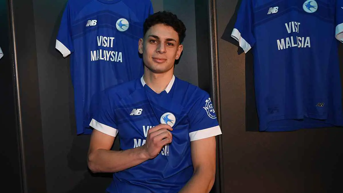 قد يمثّل منتخب الأردن.. يوسف صالح ينتقل إلى كارديف الإنجليزي (فيديو)