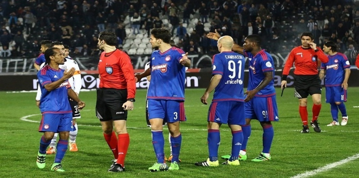 الحكومة اليونانية تلغي بطولة الكأس بسبب شغب الجماهير