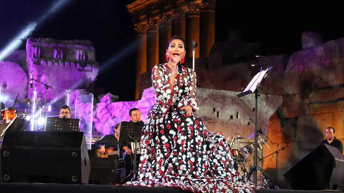 محامي شيرين عبد الوهاب يحسم الجدل بشأن اعتزالها الفن