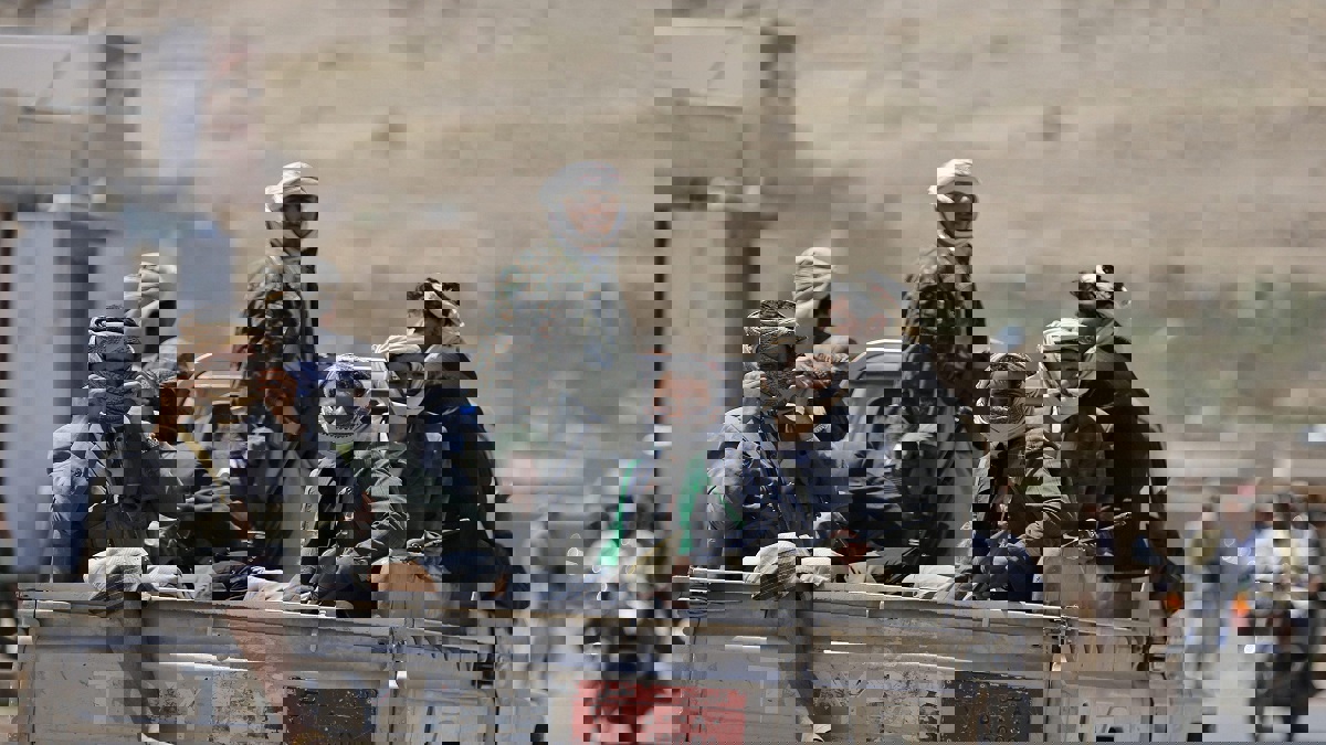 مقتل 20 حوثيًا بمواجهات مع الجيش اليمني شرق البلاد