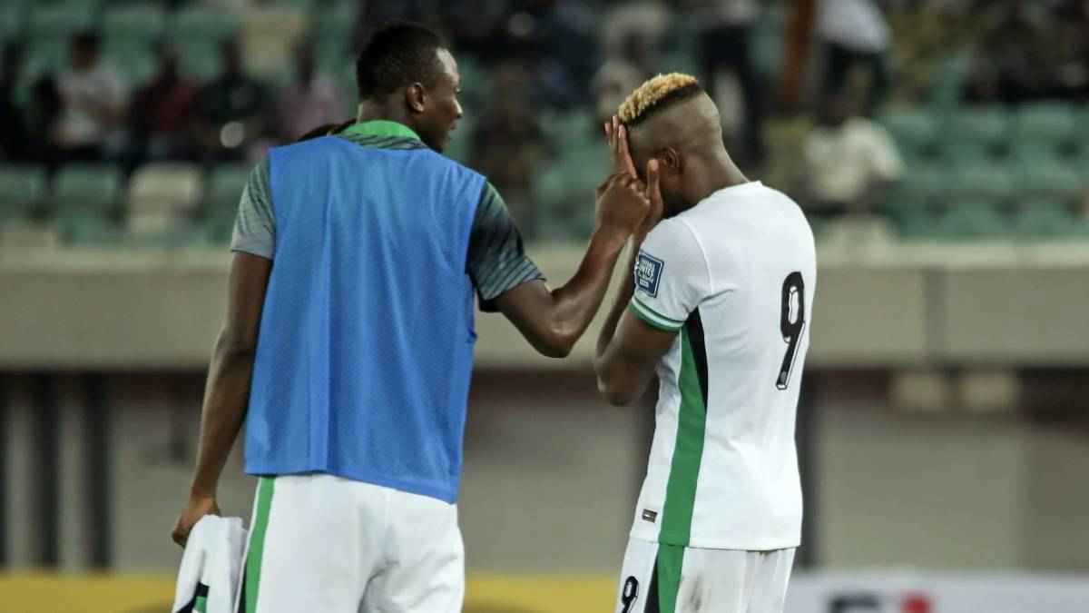 تشخيص إصابة أوسيمين المرعبة في مباراة نيجيريا ورواندا (فيديو)