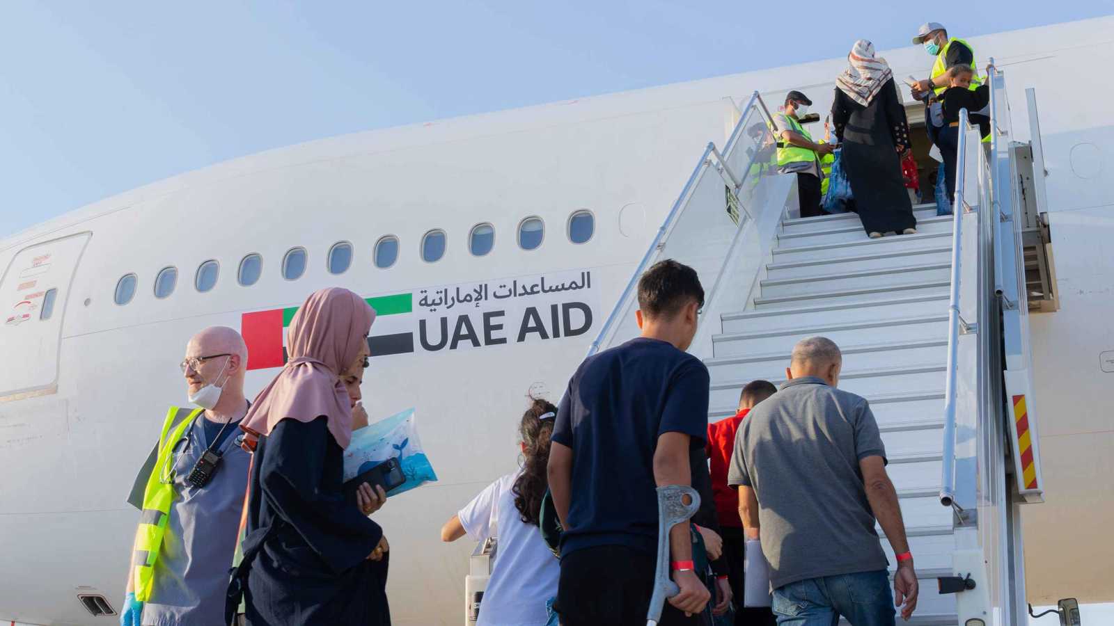 الإمارات تُنفذ إجلاء طبيا عاجلا لـ155 من مصابي ومرضى غزة