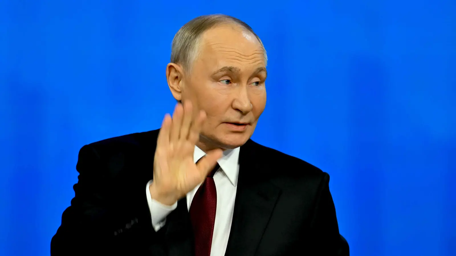 "قد تتوقف خلال شهرين".. بوتين يكشف مفاتيح إنهاء الحرب في أوكرانيا