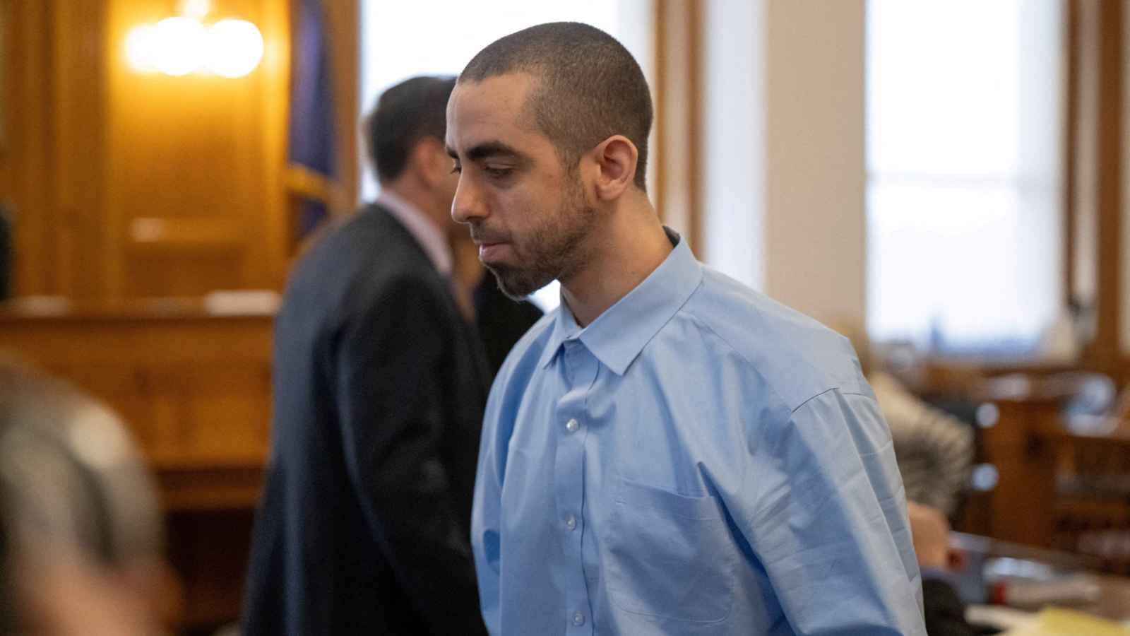 محكوم بـ25 سنة سجنا.. من هو هادي مطر منفذ الهجوم على سلمان رشدي؟