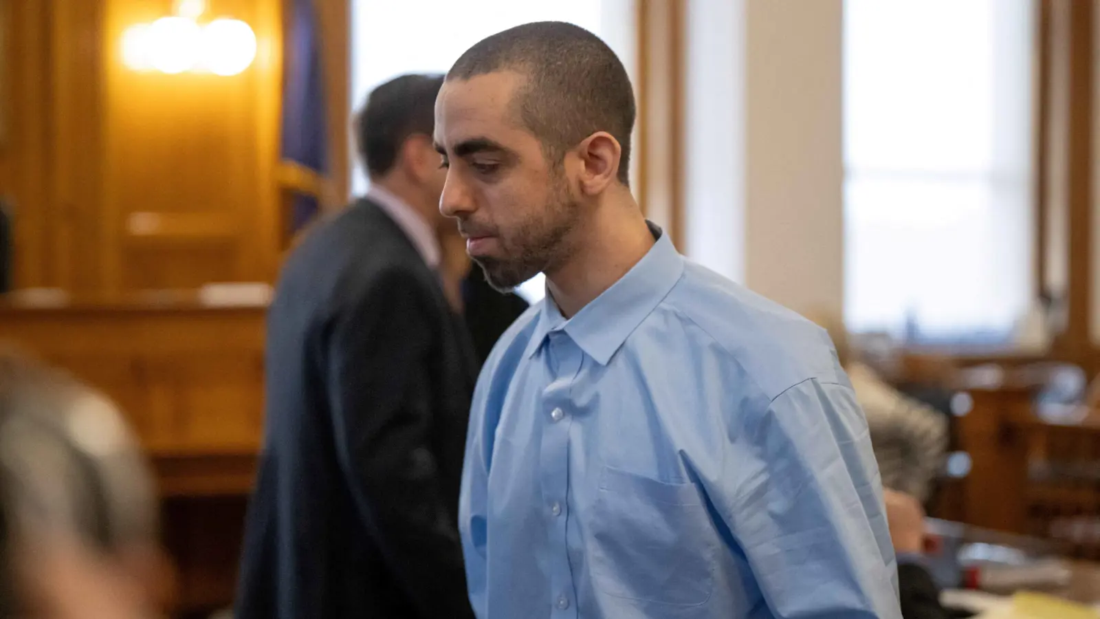 محكوم بـ25 سنة سجنا.. من هو هادي مطر منفذ الهجوم على سلمان رشدي؟