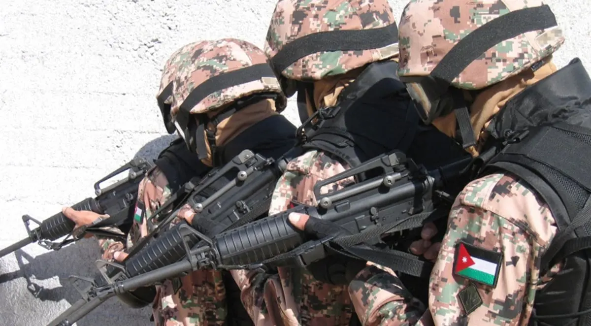 الجيش الأردني يدمر سيارة حاولت اجتياز حدوده مع سوريا