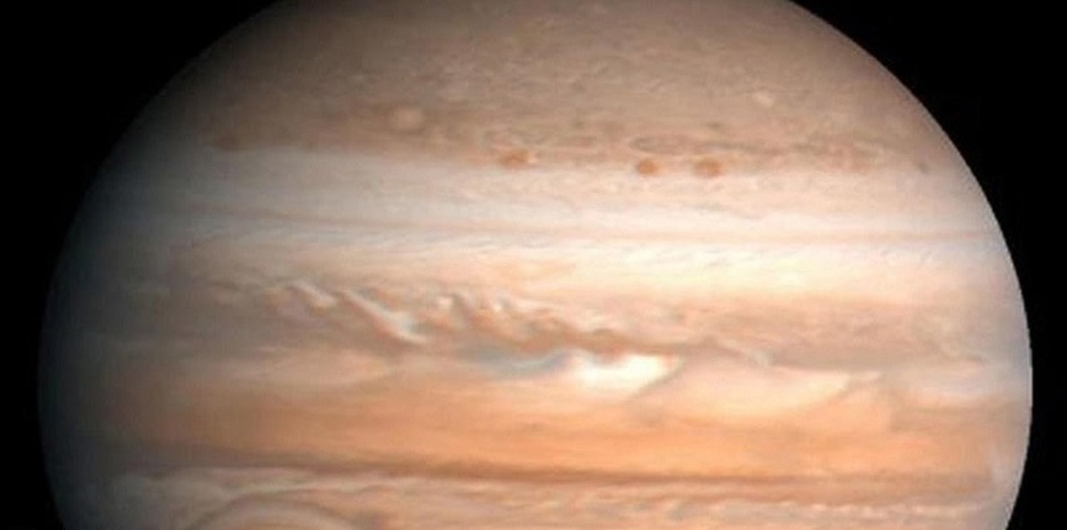 الأشعة تحت الحمراء تكشف عن أنماط طقس غامضة لكوكب المشتري (صور)