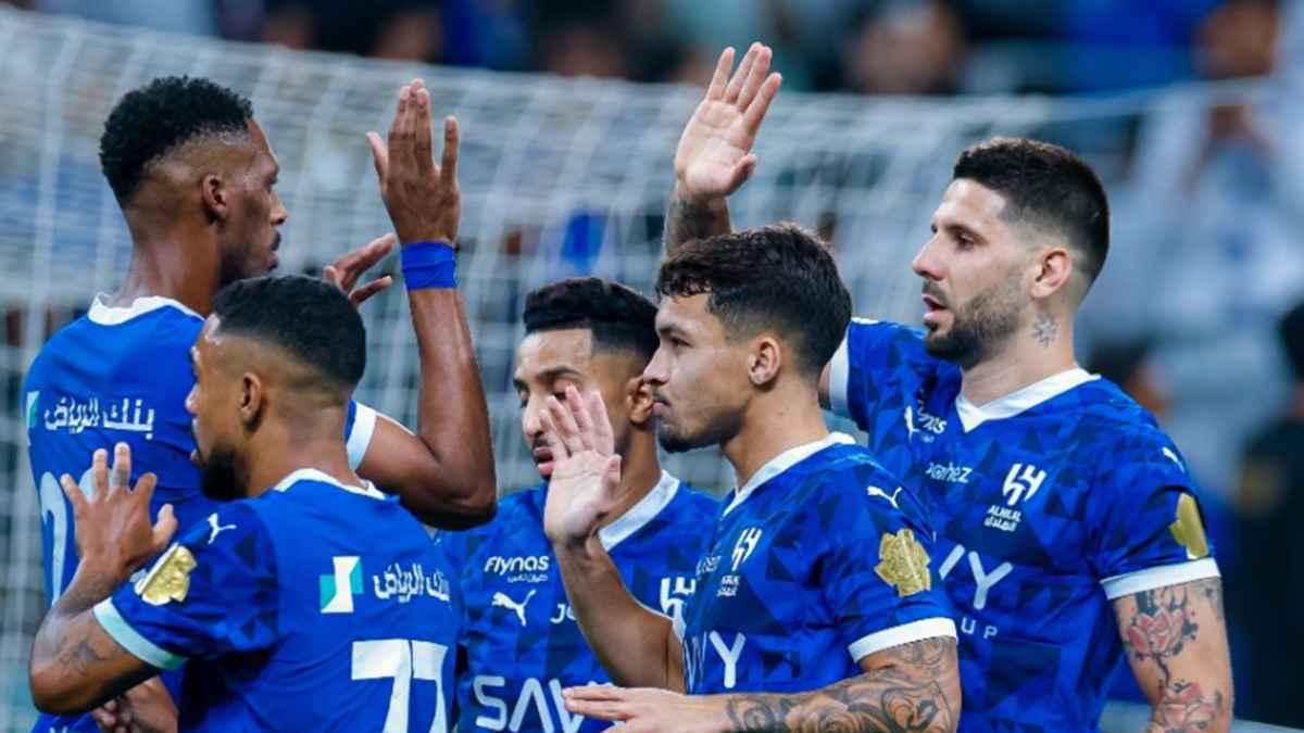 نجم باريس سان جيرمان.. الهلال السعودي يختار  "منقذ" خط الدفاع