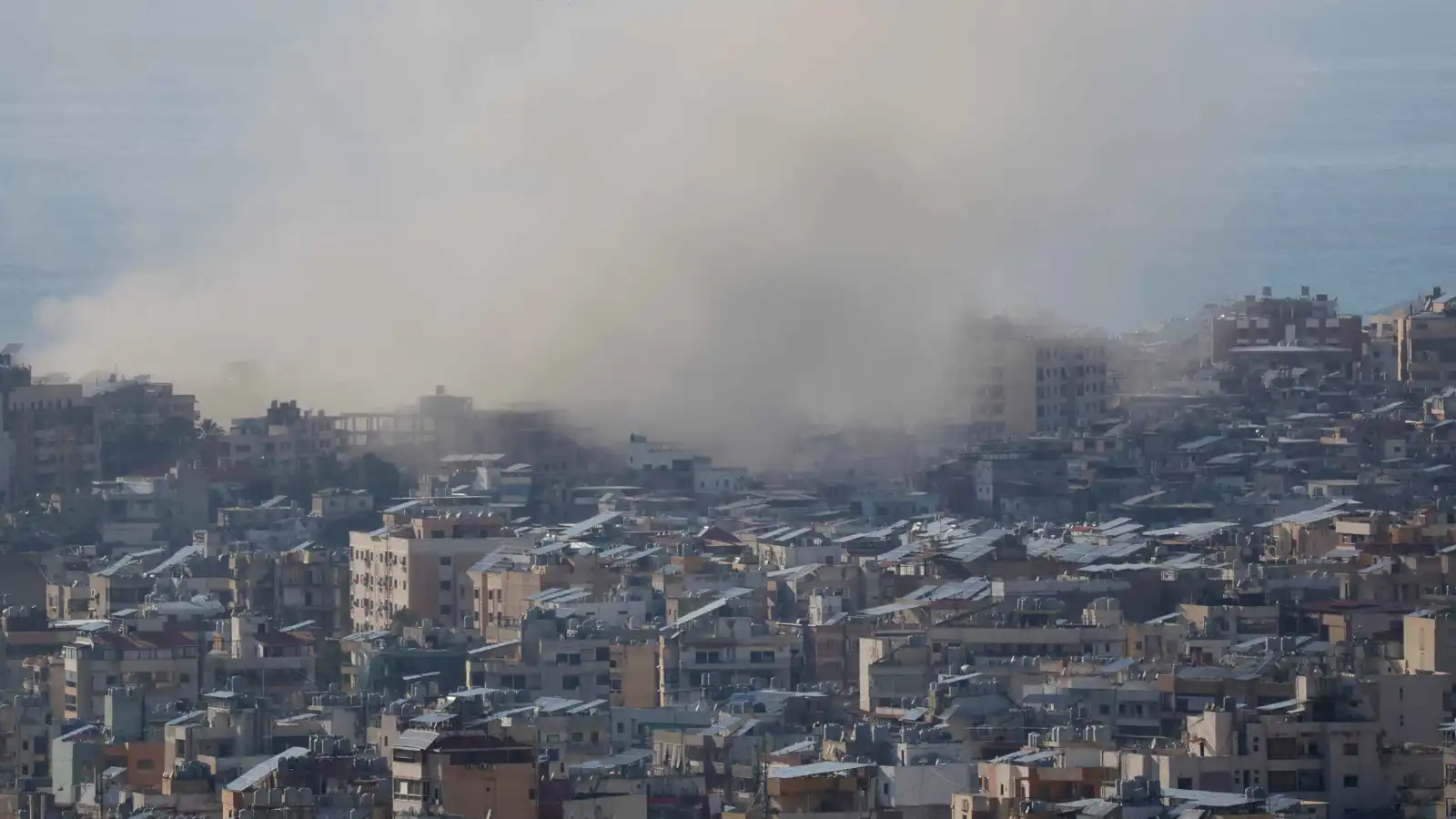 الجيش الإسرائيلي: استهداف شركتي صرافة موّلتا حزب الله