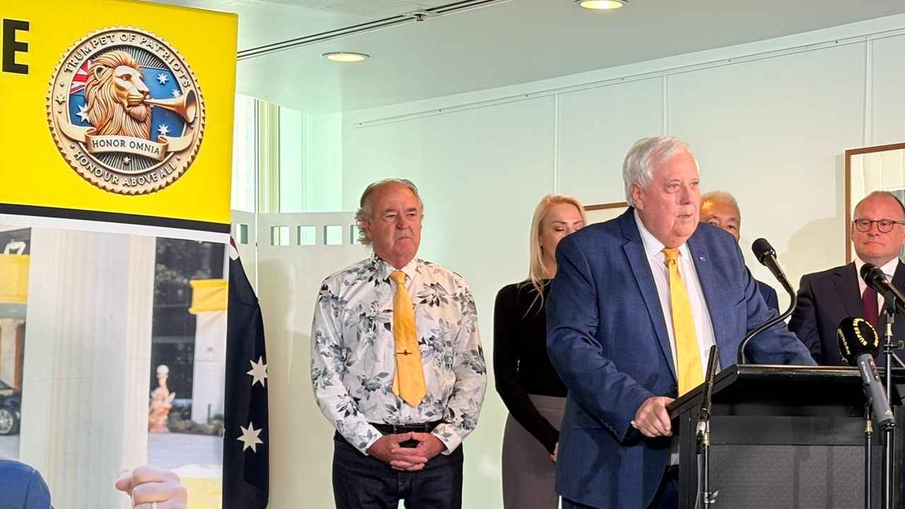 بـ"إلهام من ترامب".. ملياردير أسترالي يدشن حزبا سياسيا