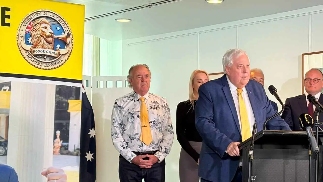 بـ"إلهام من ترامب".. ملياردير أسترالي يدشن حزبا سياسيا