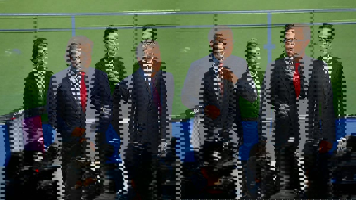 لابورتا يتهم بارتوميو بسوء إدارة أموال برشلونة