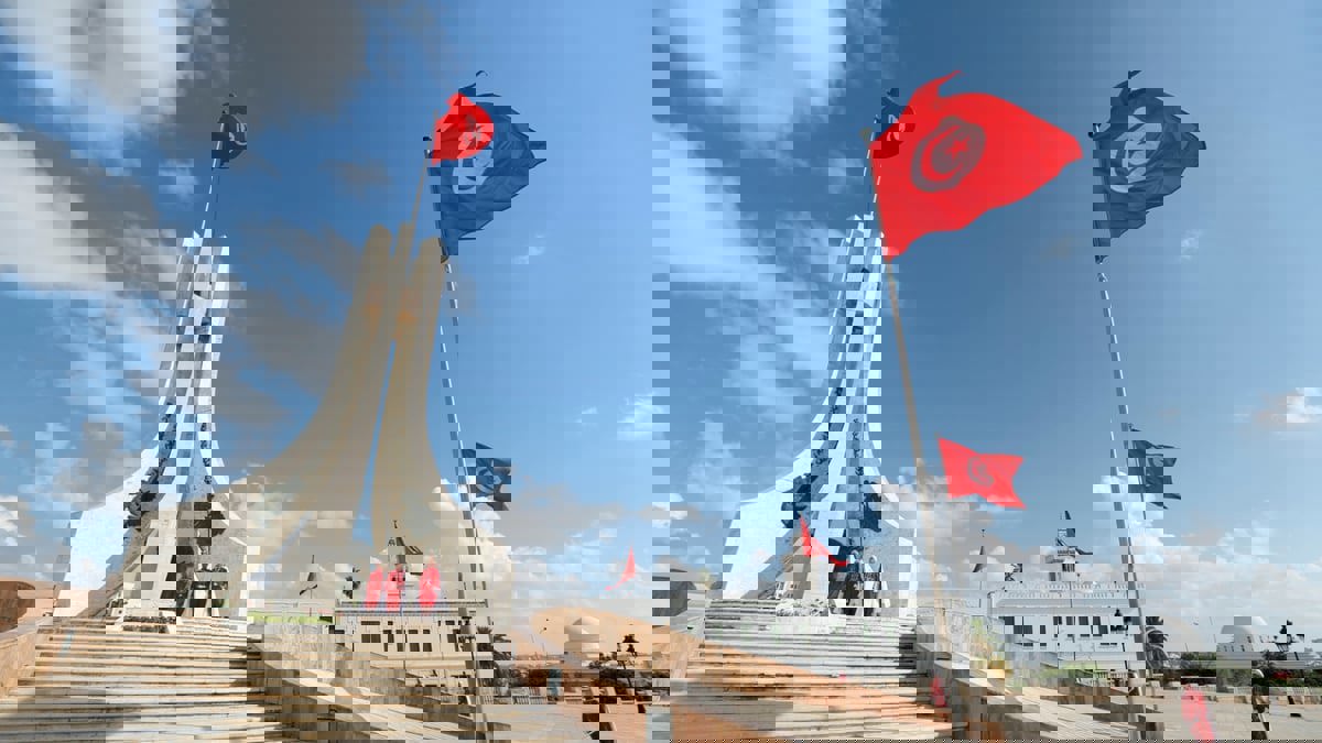 خبراء: على الحكومة التونسية اتخاذ إجراءات "مؤلمة" لإنقاذ الاقتصاد