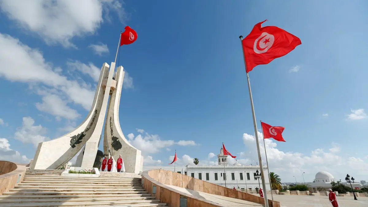 خبراء: على الحكومة التونسية اتخاذ إجراءات "مؤلمة" لإنقاذ الاقتصاد