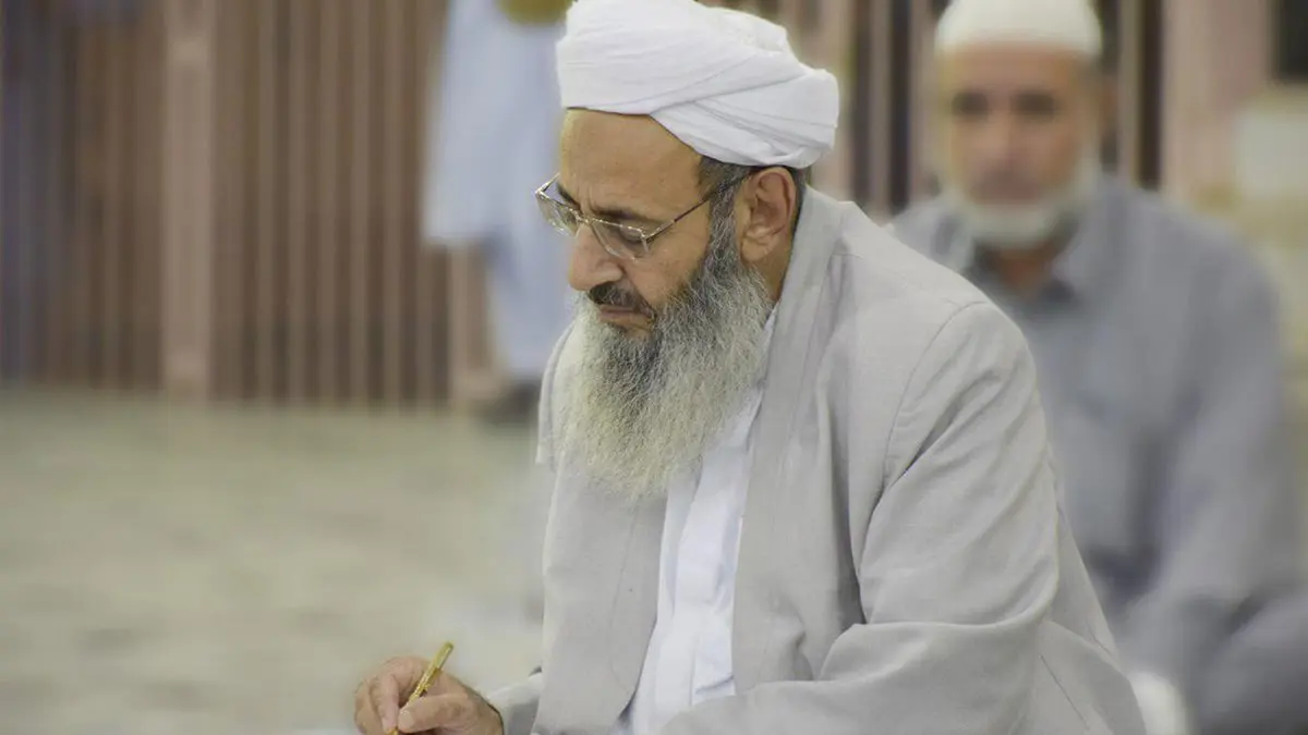 زعيم السنة في إيران: طالبان وعدتنا بالماء وأحمد مسعود لا يمكنه المقاومة