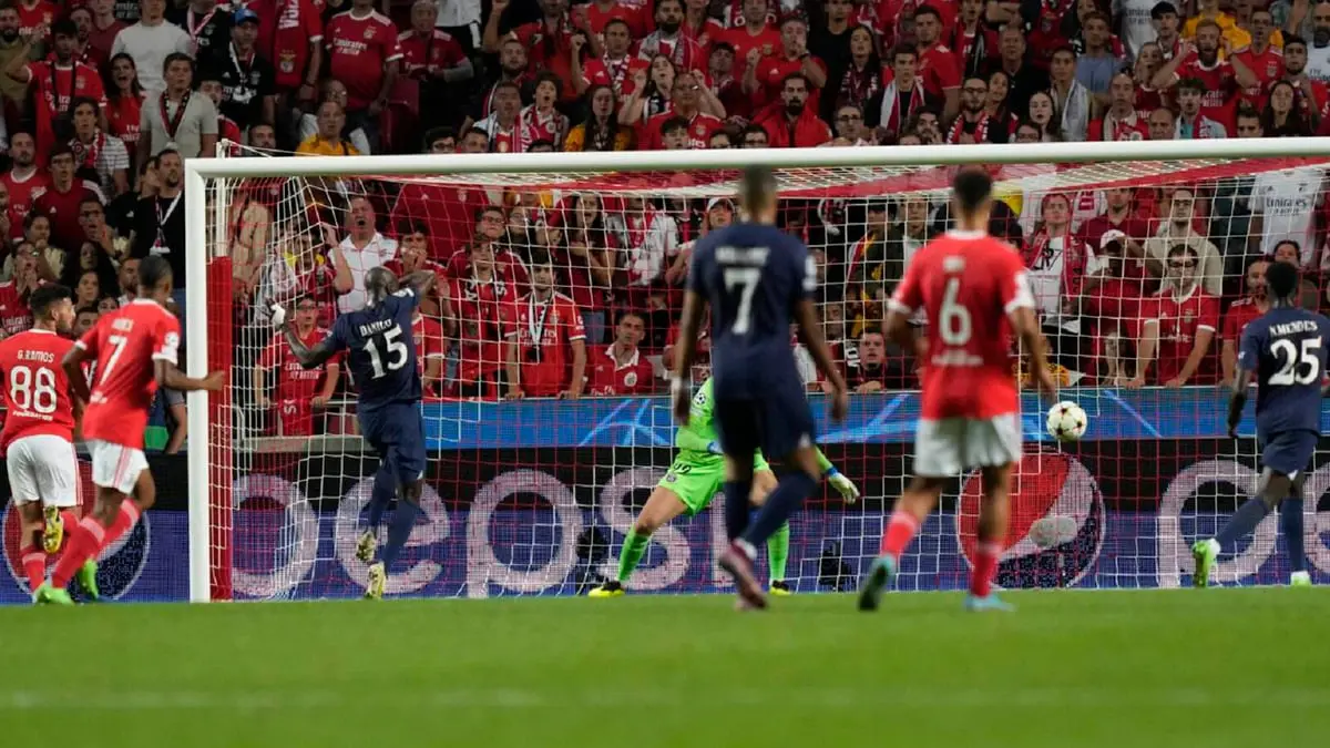 دفاع باريس سان جيرمان يثير القلق في دوري أبطال أوروبا