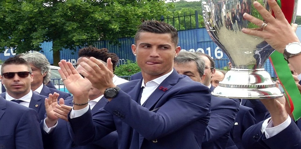 حرب بين ريال مدريد وبرشلونة بسبب رونالدو (صورة)