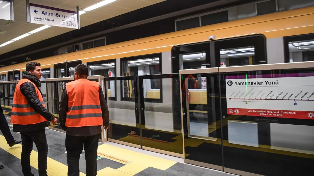 حفّار يخترق نفق المترو في إسطنبول (فيديو)