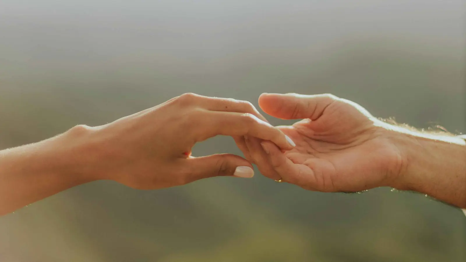 دراسة تكشف: "الرجال يقعون في الحب أسرع من النساء"