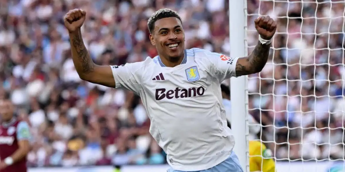 مورغان روجرز لاعب أستون فيلا