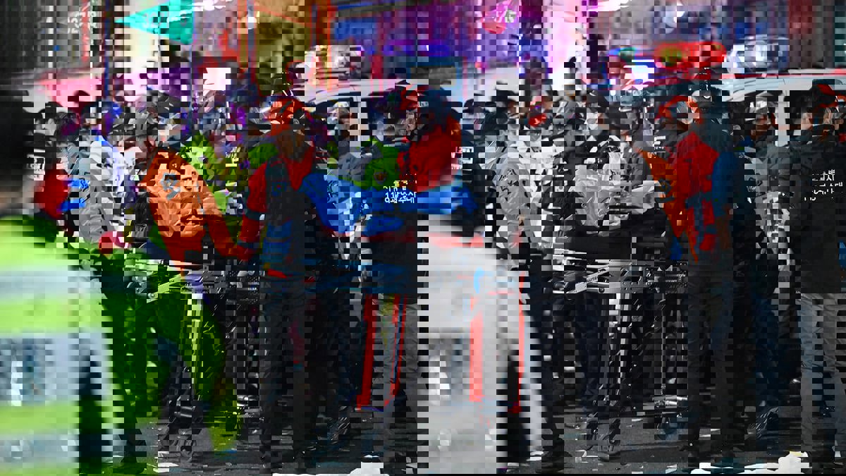  سقوط كقطع "الدومينو".. شهادات على حادث التدافع القاتل في سيول