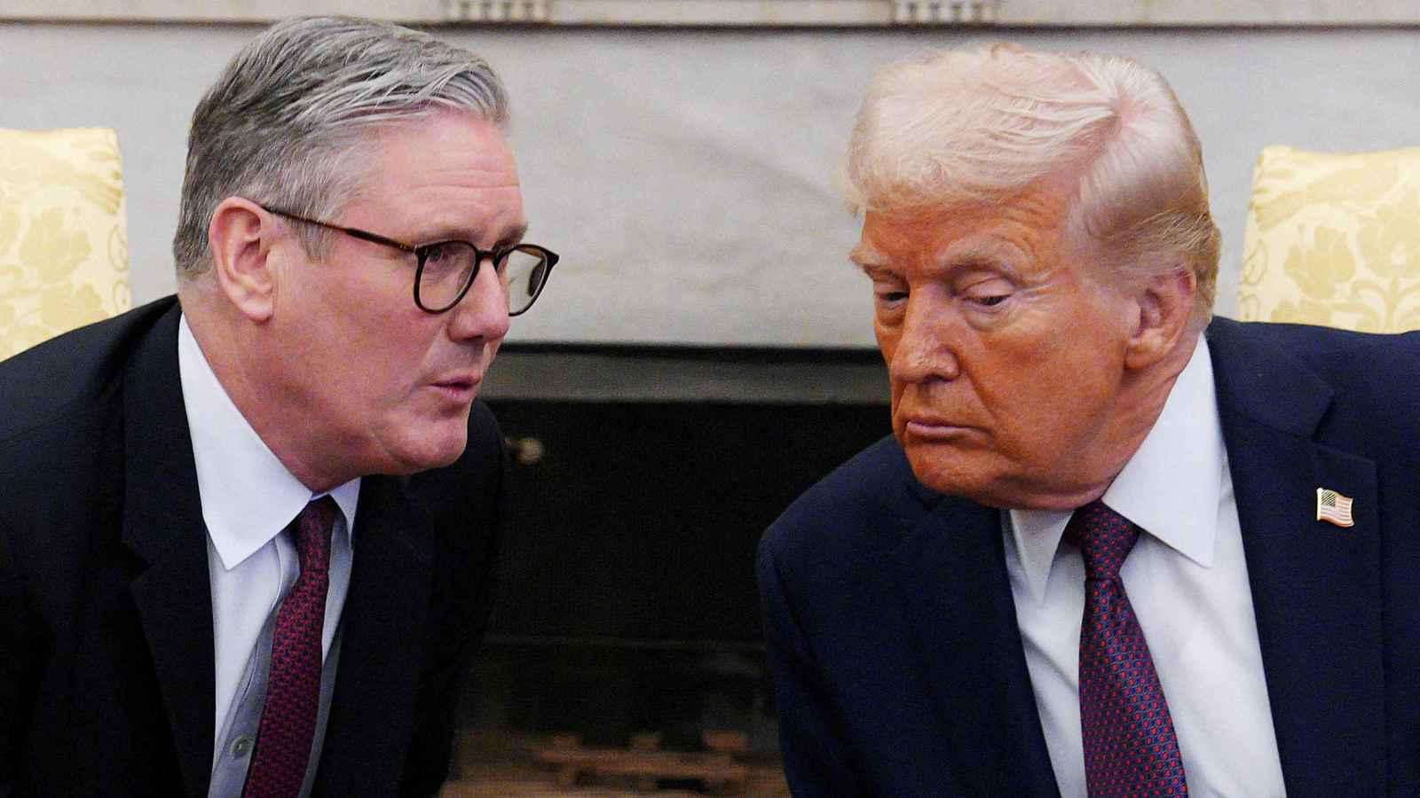 ستارمر وترامب يبحثان التجارة والأزمات الدولية