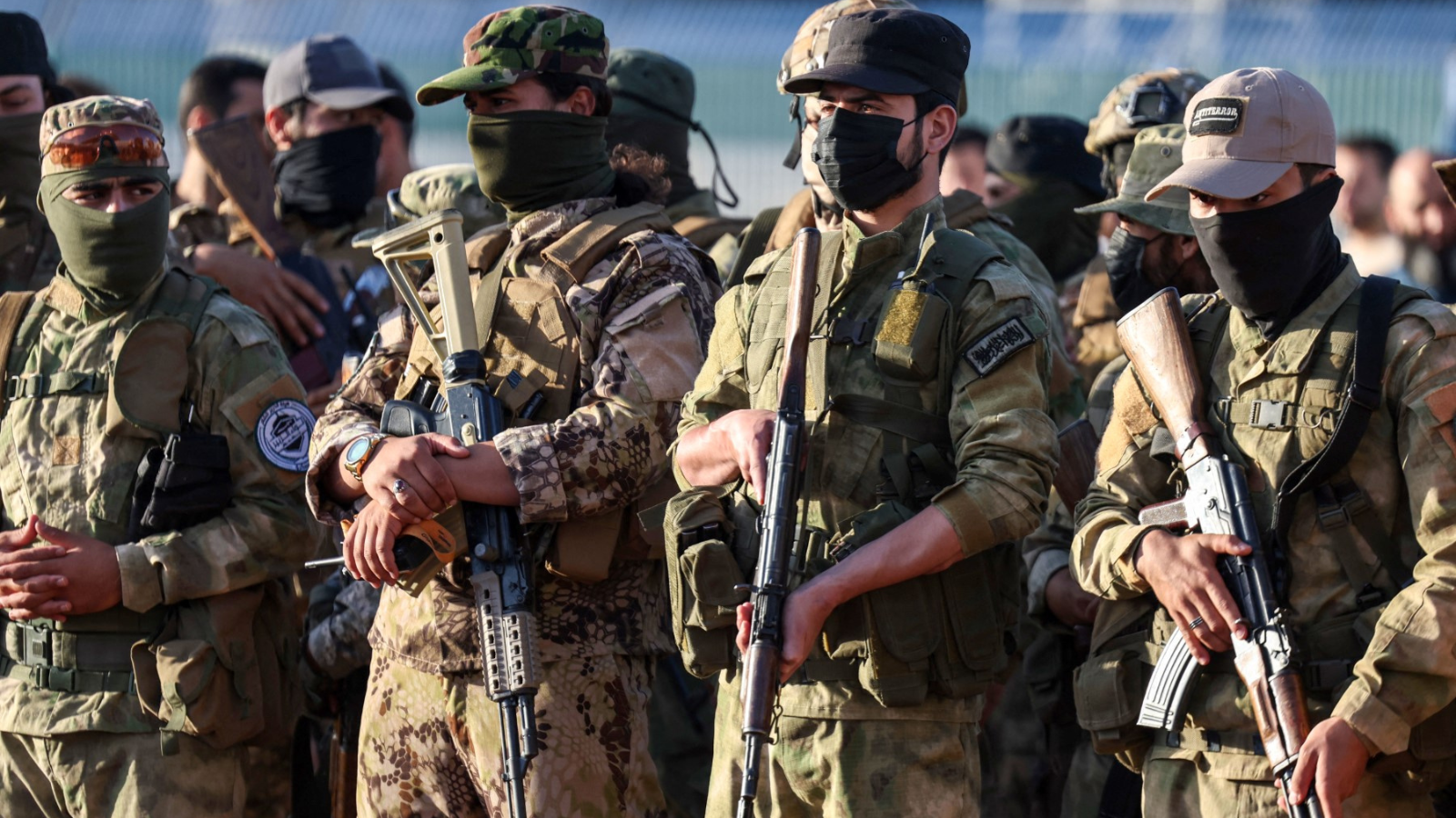 صحيفة تركية: تفاوض بين أوكرانيين و"هيئة تحرير الشام" لتجنيد مقاتلين (صور)