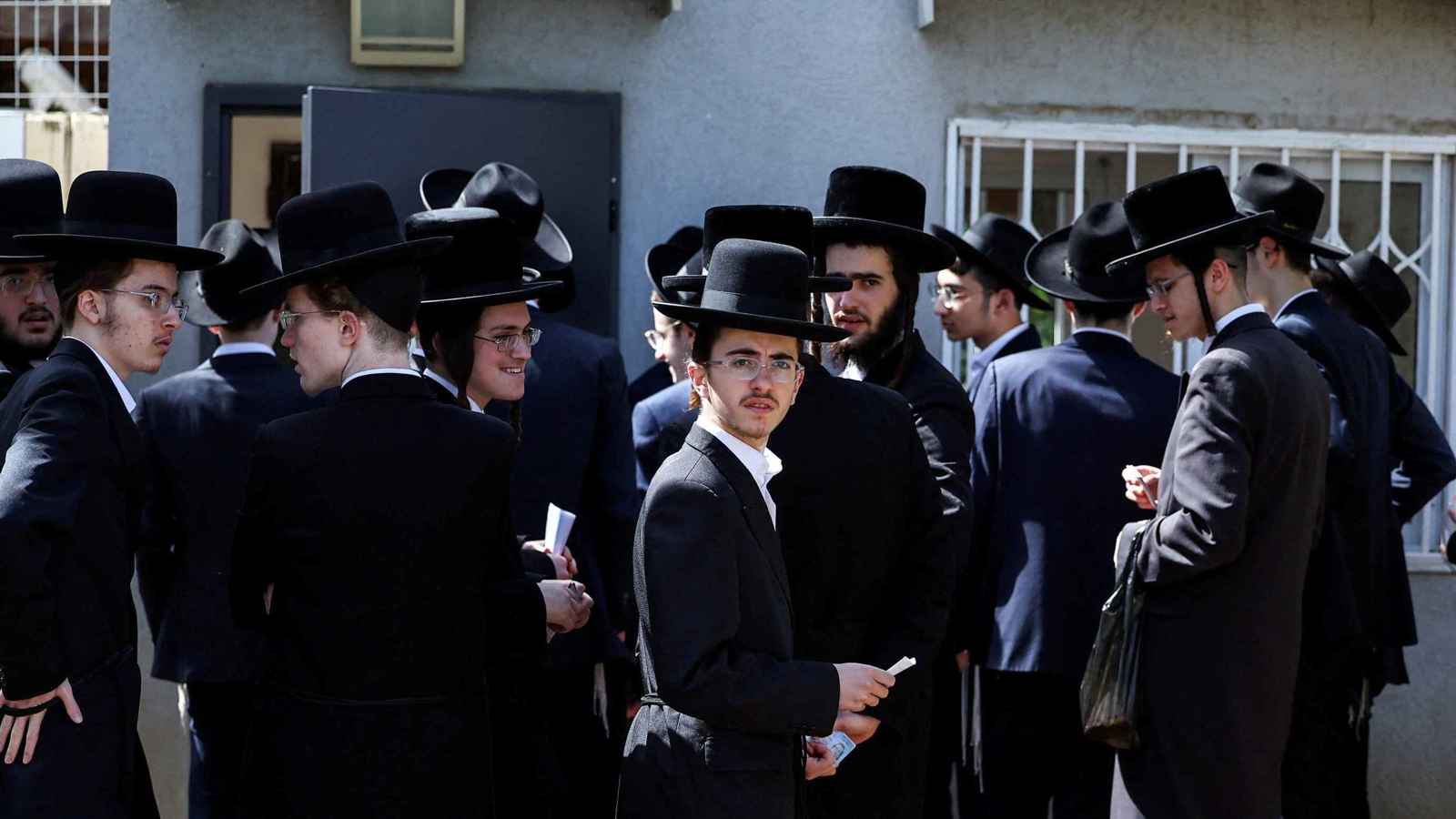 بسبب الحريديم.. الحكومة الإسرائيلية مهددة بالسقوط غدا الأربعاء