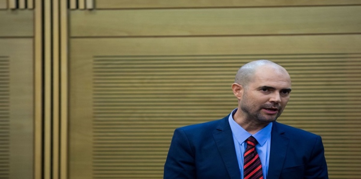 وزير إسرائيلي "مثلي الجنس" يثير الجدل في أول تصريح له