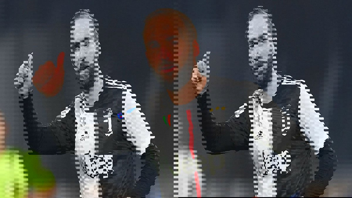 تقارير تلمح إلى رحيل غونزالو هيغواين عن يوفنتوس بعد تأخر عودته إلى إيطاليا