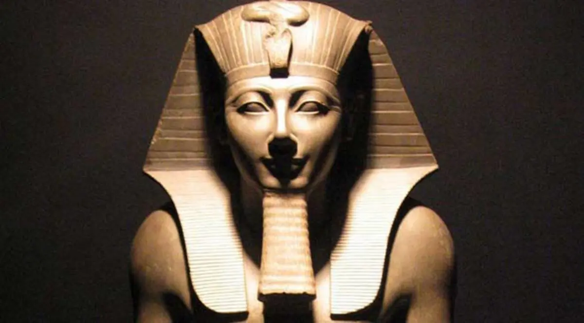 مصر تعيد تركيب تمثال فرعوني