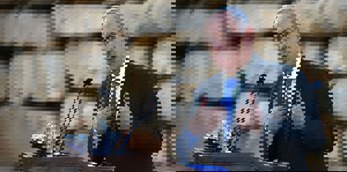 رسائل "واتس آب" تكشف انقساما حادا بين نشطاء الليكود حول بقاء نتنياهو في السلطة