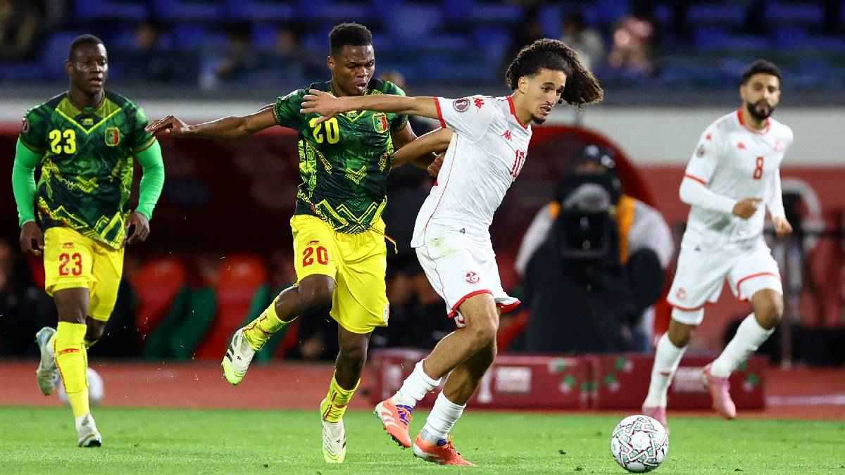 الكرة في تونس متأخرة.. ردود فعل مدوية لتصريحات حنبعل المجبري