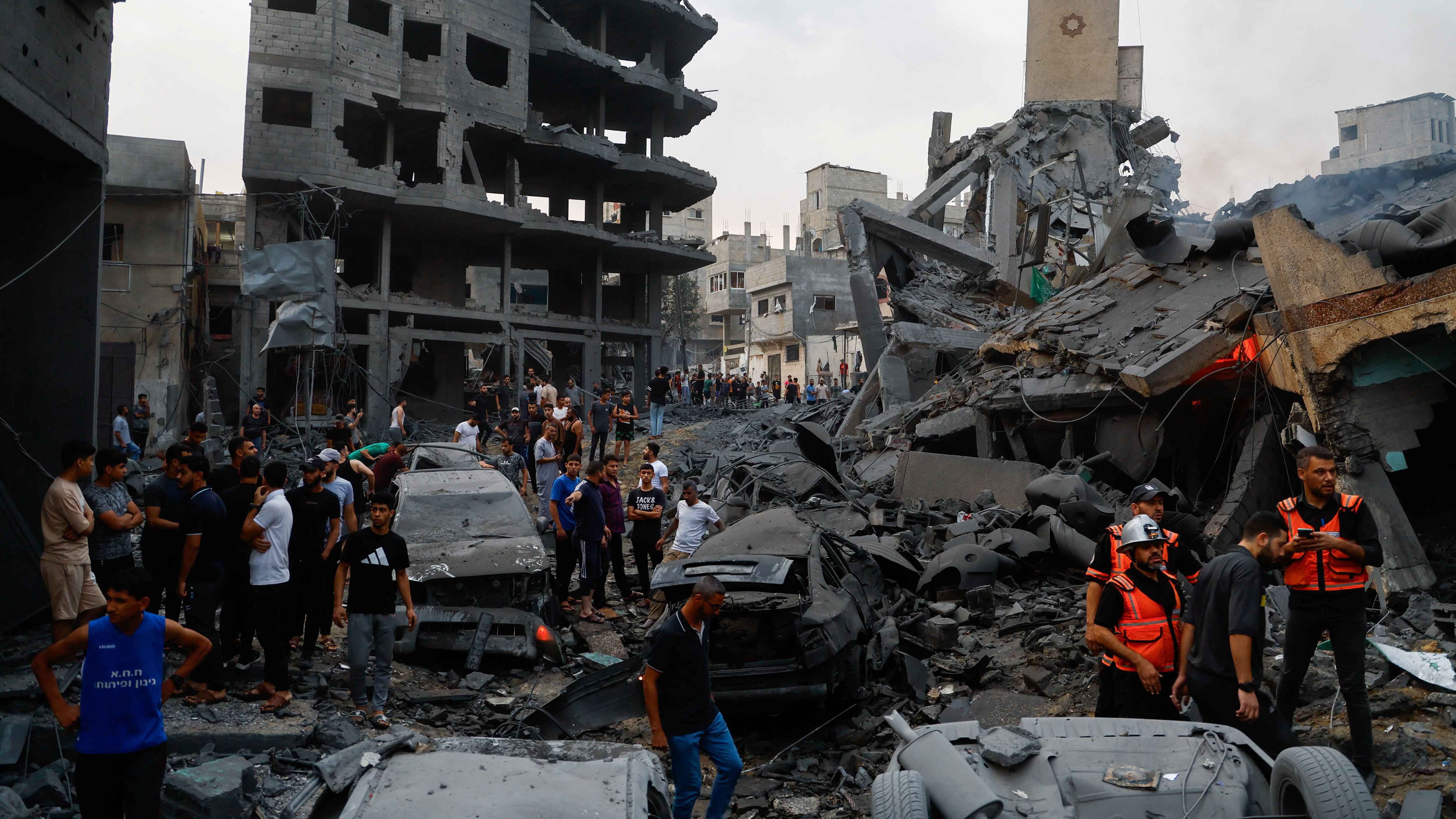 الغارديان: اغتيال هنية قد يجرّ المنطقة إلى حرب إقليمية