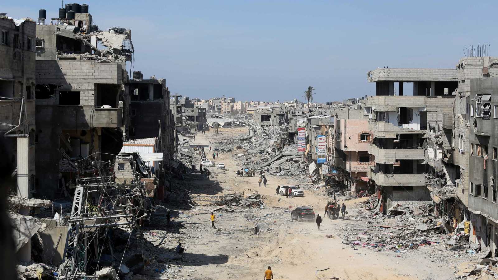 غزة.. غارات داخل "الخط الأصفر" وتواصل البحث عن رهائن (فيديو)