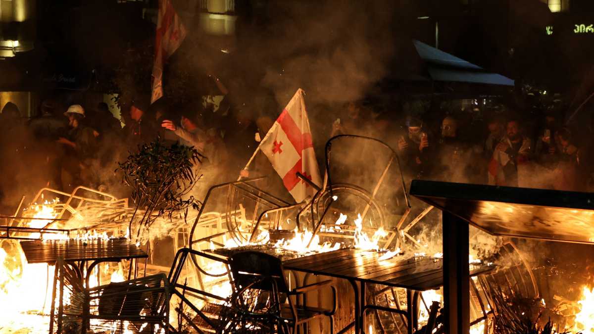 رئيس وزراء جورجيا يتهم الاتحاد الأوروبي بتحريض محتجين لإسقاط حكومته