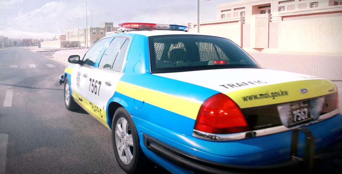 مجهولون يعترضون دورية شرطة في الكويت ويهاجمونها بـ"ساطور"