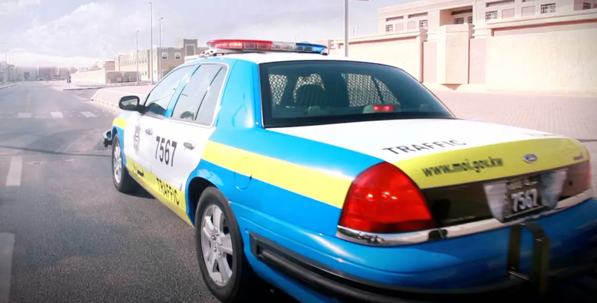 مجهولون يعترضون دورية شرطة في الكويت ويهاجمونها بـ"ساطور"