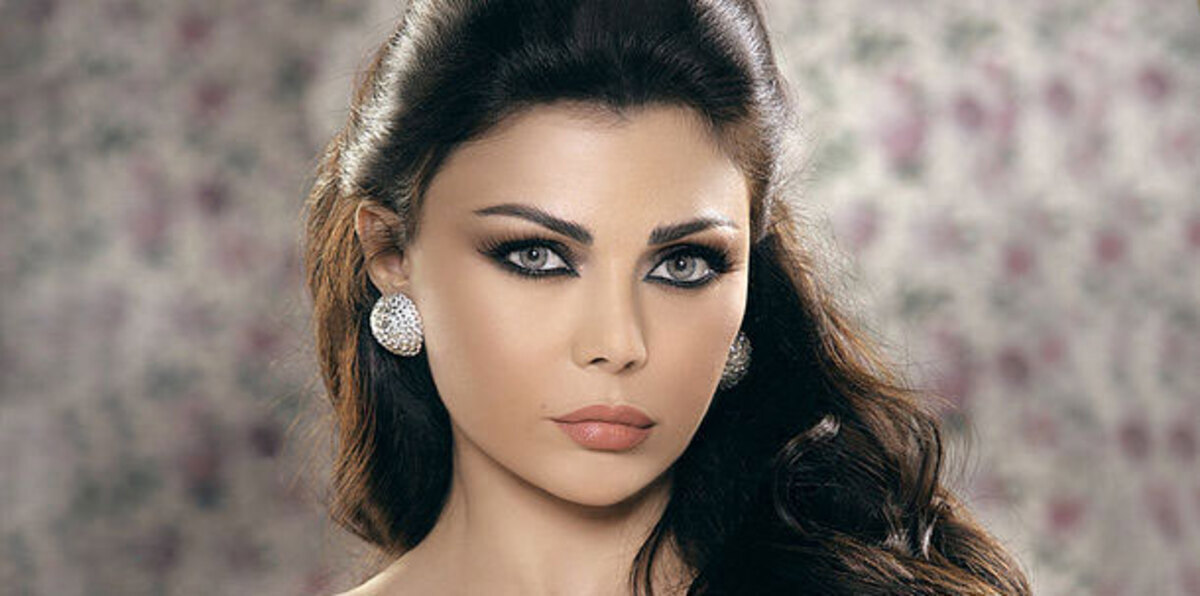 هيفاء وهبي في موقف محرج (فيديو)