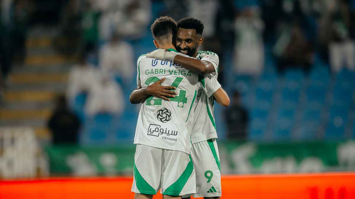 بورتو يتخذ خطوة حاسمة تجاه التعاقد مع نجم الأهلي السعودي