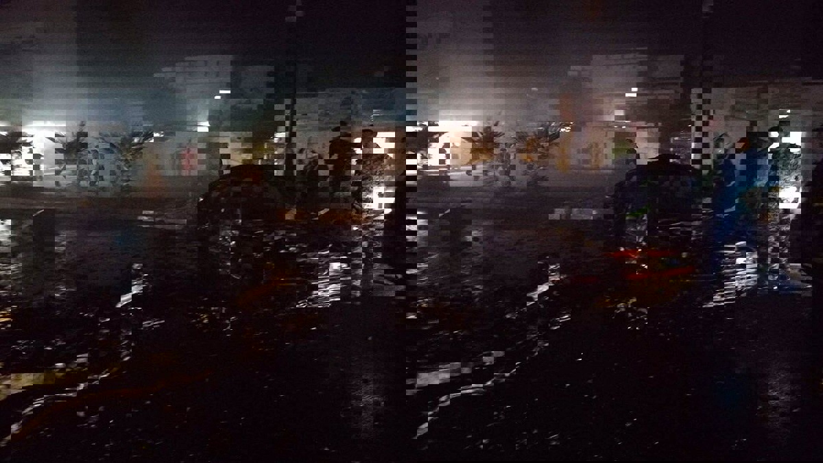 انفجار سيارة مفخخة في مدينة الموصل العراقية (صور)