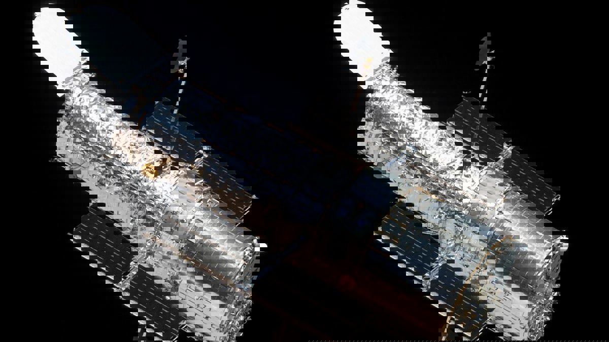 خلل يعطل "الكمبيوتر الاحتياطي" لتلسكوب "هابل"