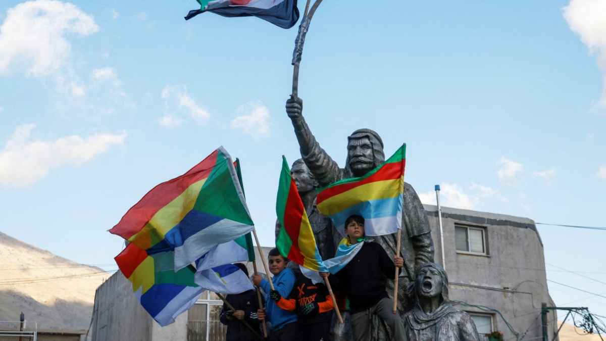 "كرة النار" تتدحرج.. ماذا يحدث في السويداء؟