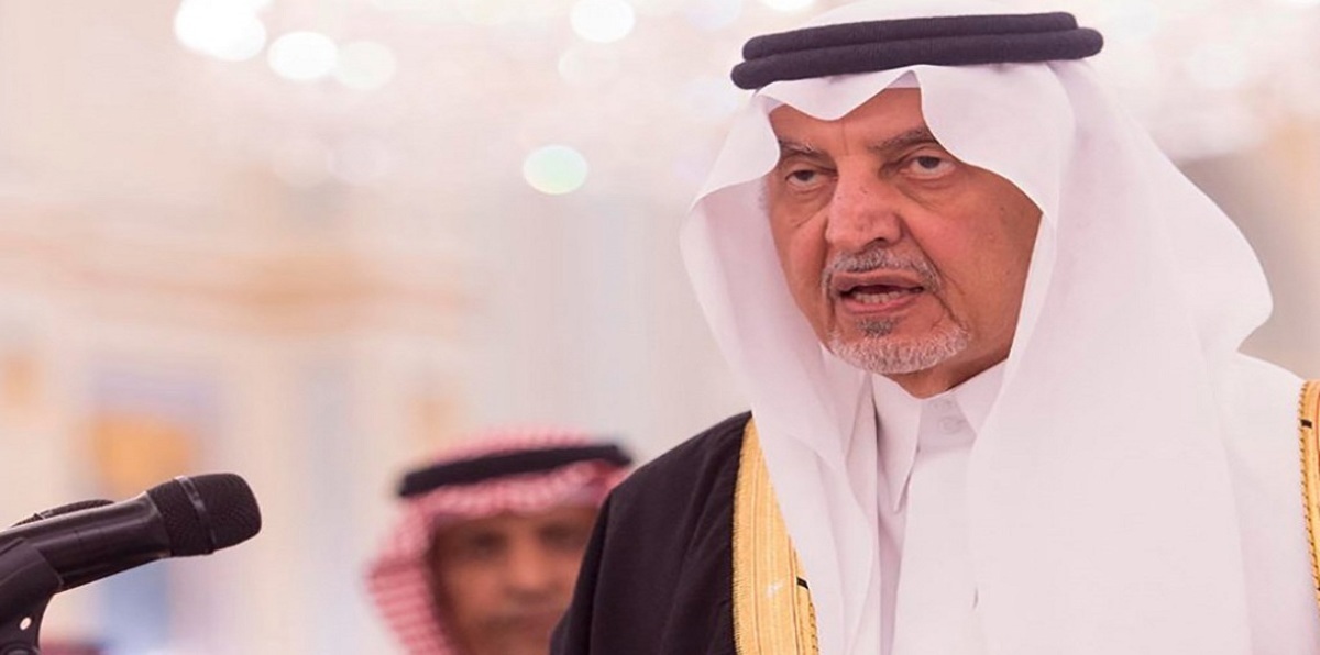 الأمير خالد الفيصل يشارك رجال الأمن إفطارهم في ساحات المسجد الحرام